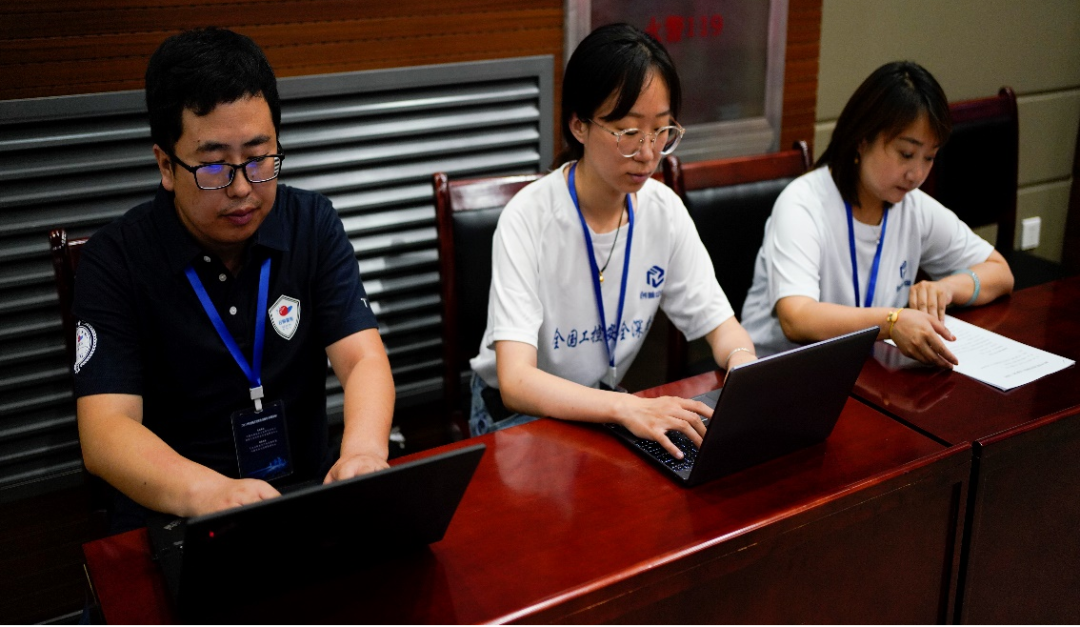 ÏÖ³¡Ä£ÄâС×é ÏÖ³¡Ä£ÄâС×é